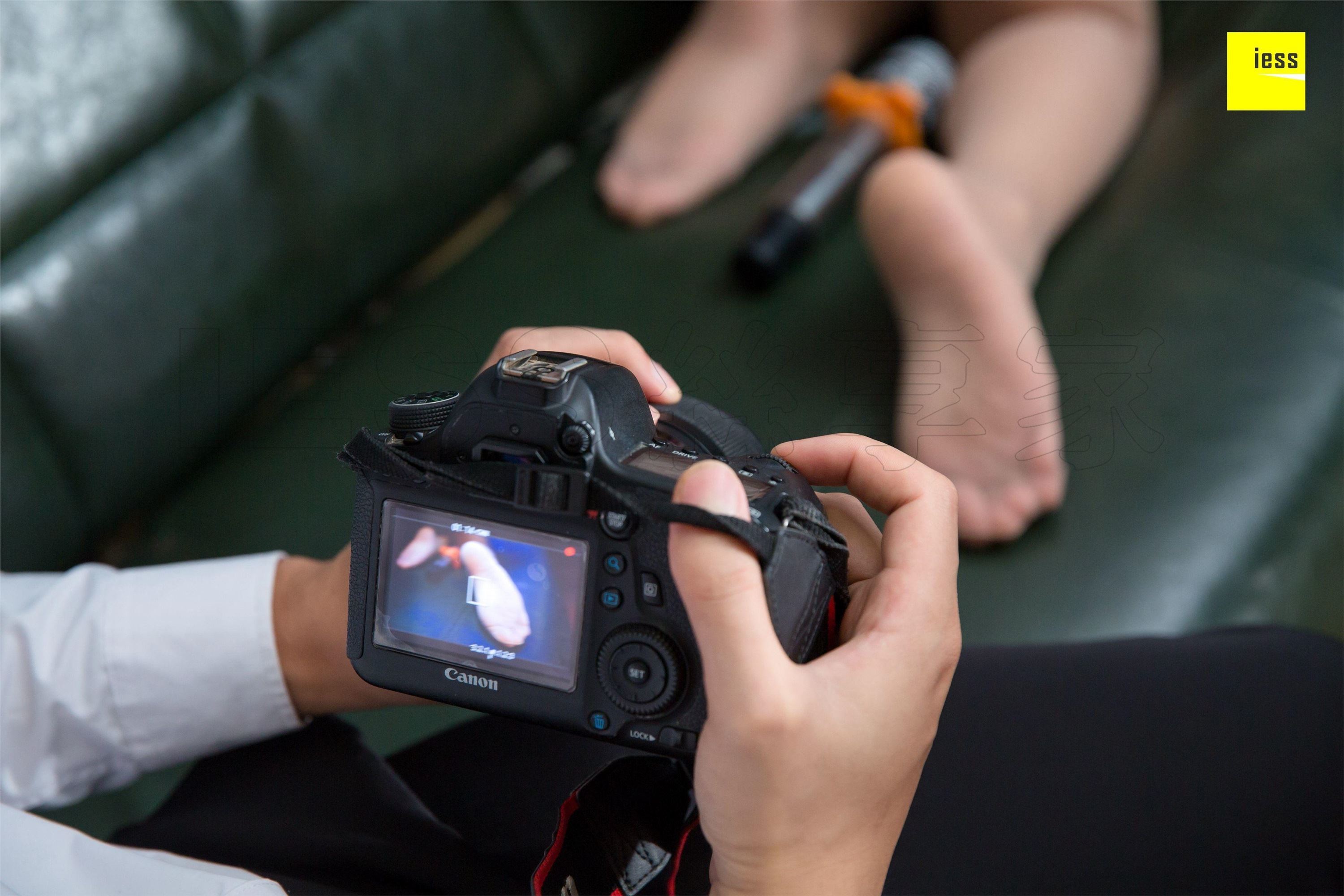 IESS异思趣向  2018.08.22《魔鬼周三》特刊32期：秋秋 摄影师约我去KTV